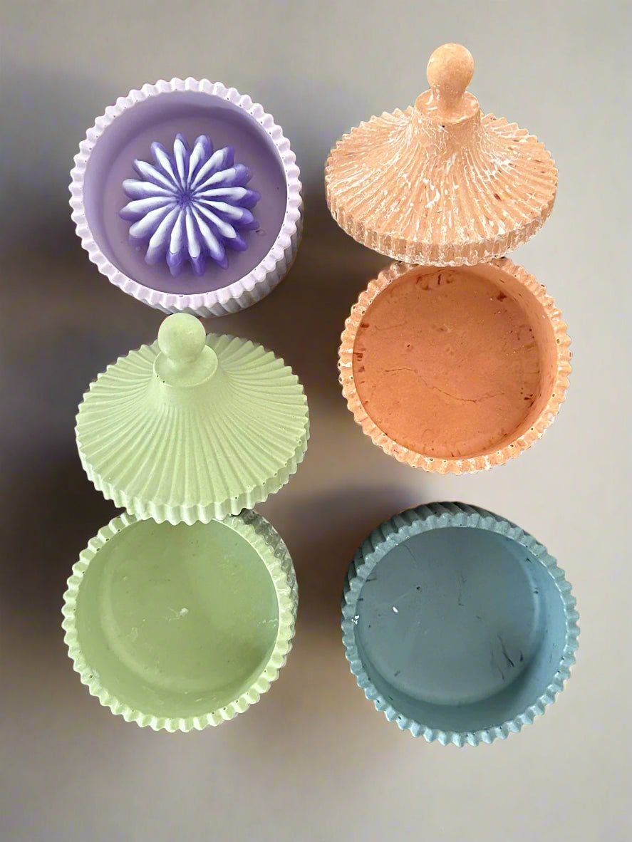 Riffled Candle Cups With Candle